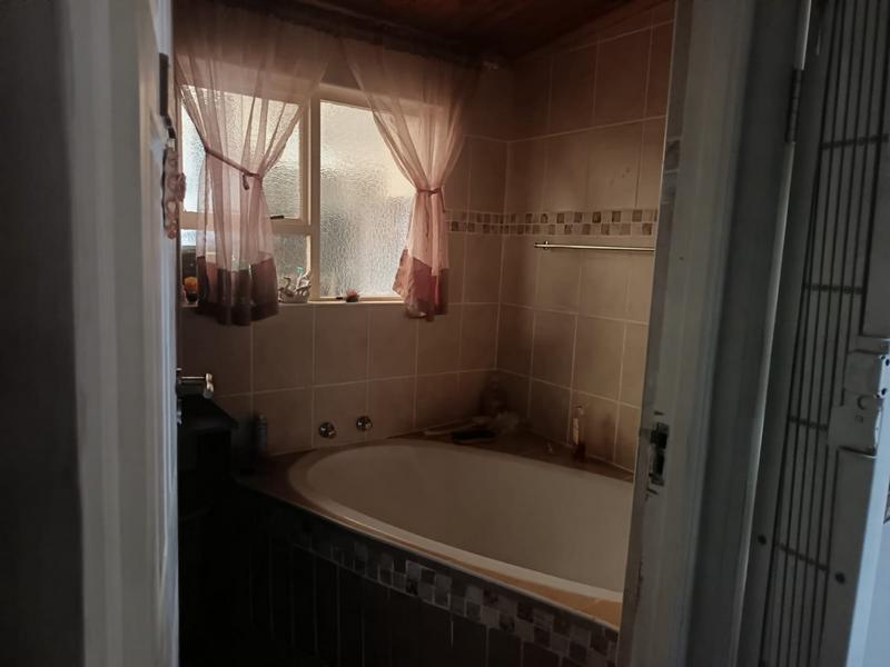 5 Bedroom Property for Sale in Fairbridge Heights Eastern Cape